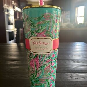 NWTLilly Pulitzer Vibrant Floral Tumbler with Straw